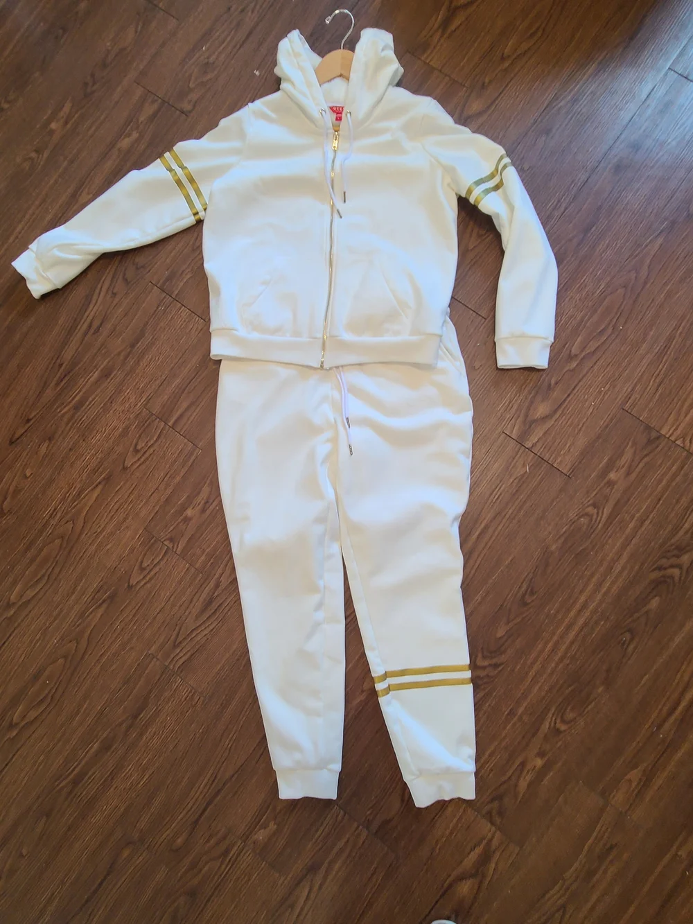 GUESS White Two-Piece Hoodie & Jogger Set with Gold Stripe Size L